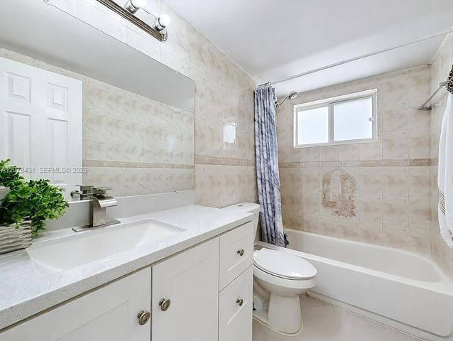 2441 NW 13th Street 67, Miami, FL 33125