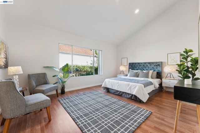 1034 Trellis Ln, Alameda, CA 94502