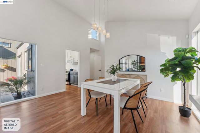 1034 Trellis Ln, Alameda, CA 94502