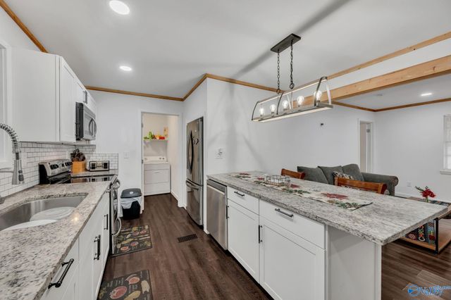 222 Airport Road SW, Hartselle, AL 35640