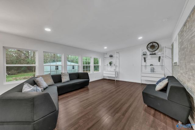 222 Airport Road SW, Hartselle, AL 35640