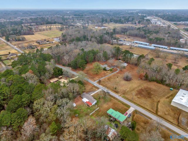 222 Airport Road SW, Hartselle, AL 35640
