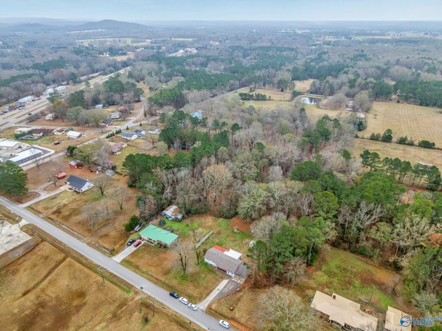 222 Airport Road SW, Hartselle, AL 35640