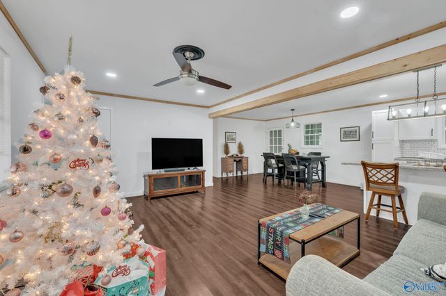 222 Airport Road SW, Hartselle, AL 35640