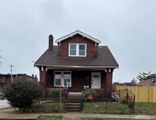 4250 E Kossuth Avenue, St Louis, MO 63115