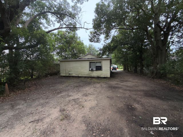 212 11th Avenue, Chickasaw, AL 36611