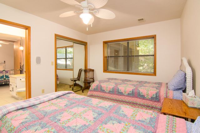 211 River Bend Road, Branson, MO 65616