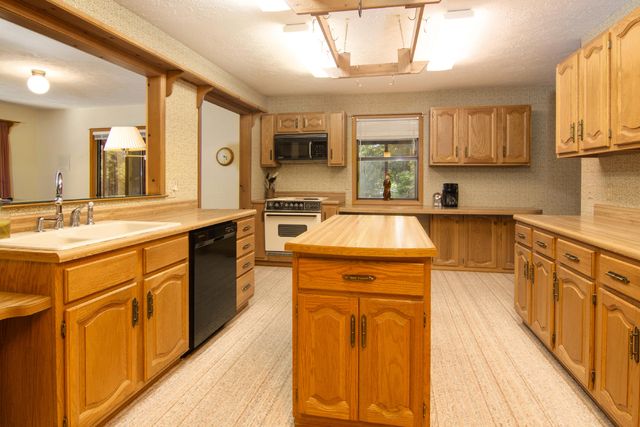 211 River Bend Road, Branson, MO 65616