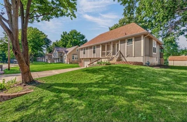 301 SE Alice Street, Blue Springs, MO 64014