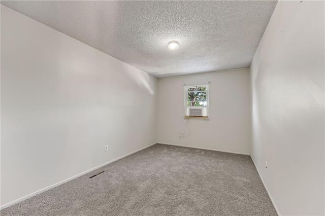 301 SE Alice Street, Blue Springs, MO 64014
