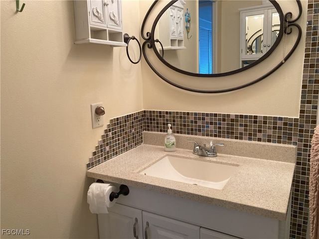 4686 Sandpiper DR, St James City, FL 33956