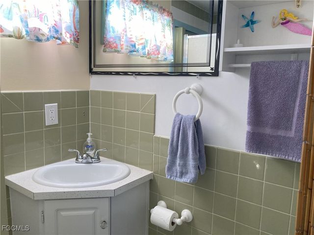 4686 Sandpiper DR, St James City, FL 33956