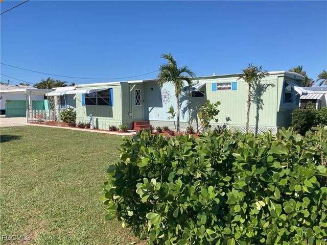 4686 Sandpiper DR, St James City, FL 33956