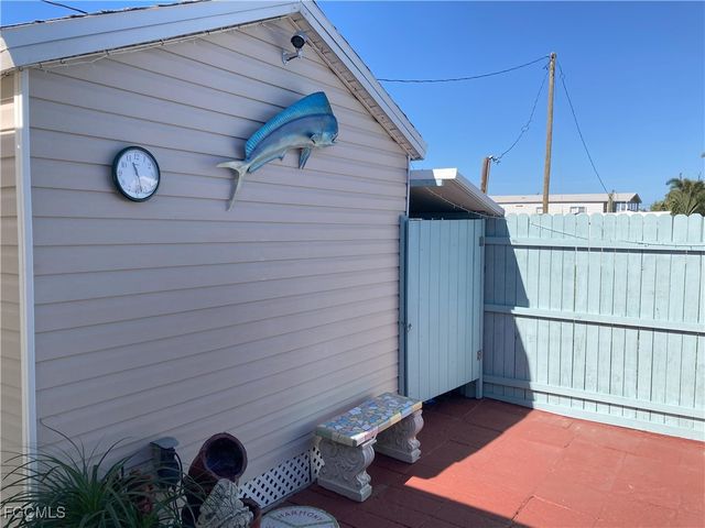 4686 Sandpiper DR, St James City, FL 33956