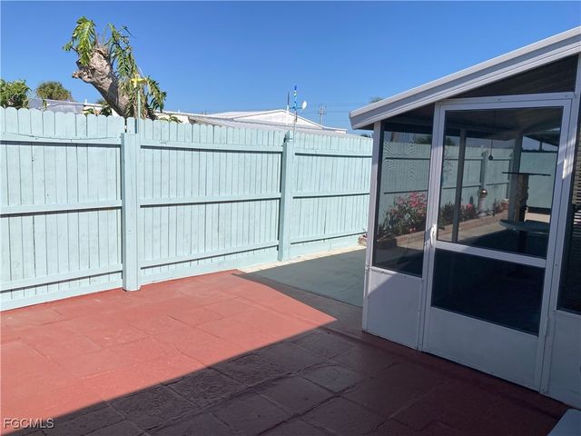 4686 Sandpiper DR, St James City, FL 33956