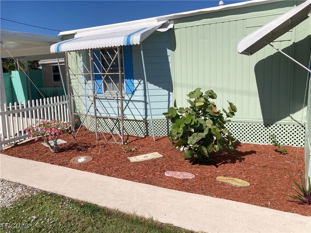 4686 Sandpiper DR, St James City, FL 33956