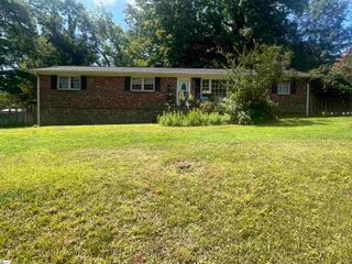 5 N Oak Forest Drive, Greenville, SC 29617