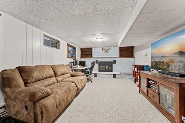 610 Crimson Court, Reedsburg, WI 53959