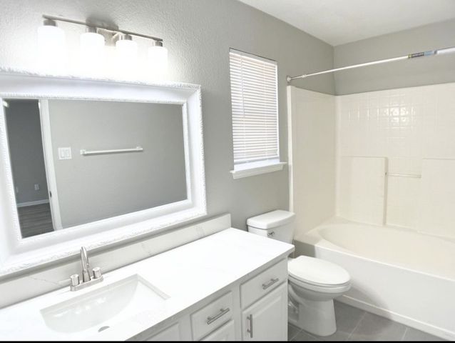 3913 Periwinkle Drive, Fort Worth, TX 76137