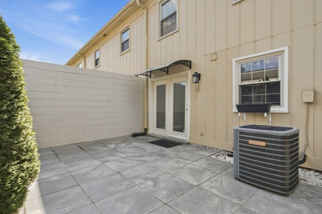 8207 Sawyer Brown Rd Apt M4, Nashville, TN 37221