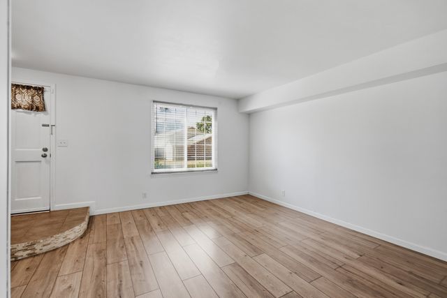 8207 Sawyer Brown Rd Apt M4, Nashville, TN 37221