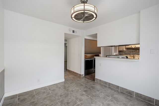 8207 Sawyer Brown Rd Apt M4, Nashville, TN 37221