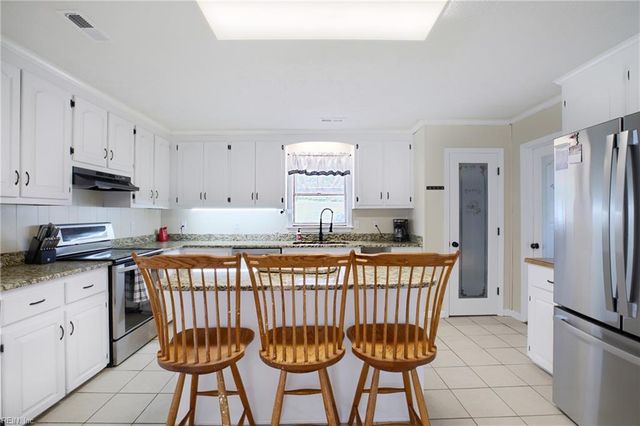 19 Ewellville LN, Dutton, VA 23050