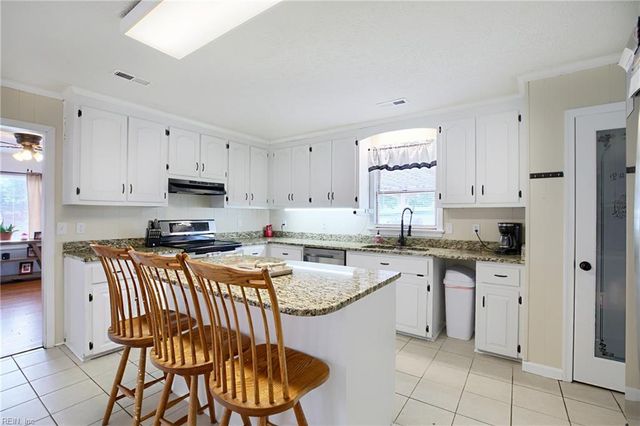 19 Ewellville LN, Dutton, VA 23050