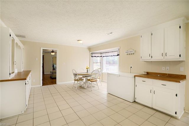 19 Ewellville LN, Dutton, VA 23050