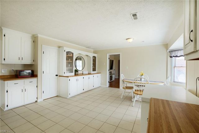 19 Ewellville LN, Dutton, VA 23050