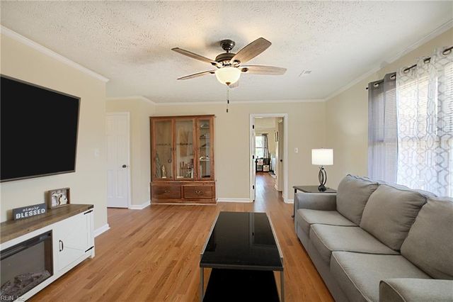 19 Ewellville LN, Dutton, VA 23050