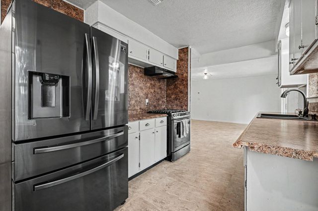 1105 E Brown Lane, Deer Park, TX 77536
