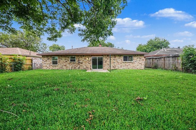 1105 E Brown Lane, Deer Park, TX 77536