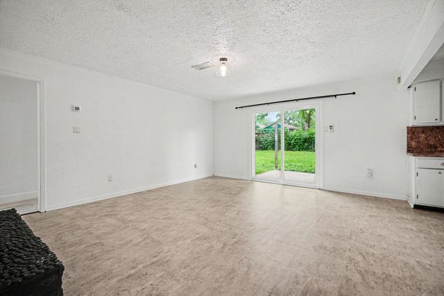 1105 E Brown Lane, Deer Park, TX 77536