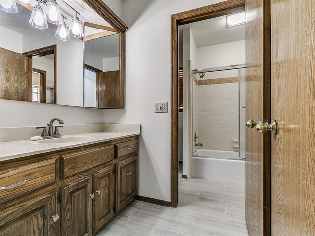 709 HAMLET Lane, Yukon, OK 73099