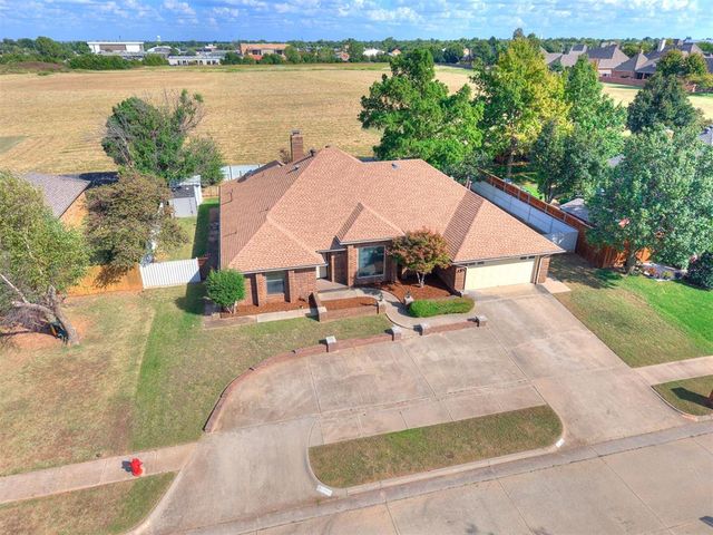 709 HAMLET Lane, Yukon, OK 73099