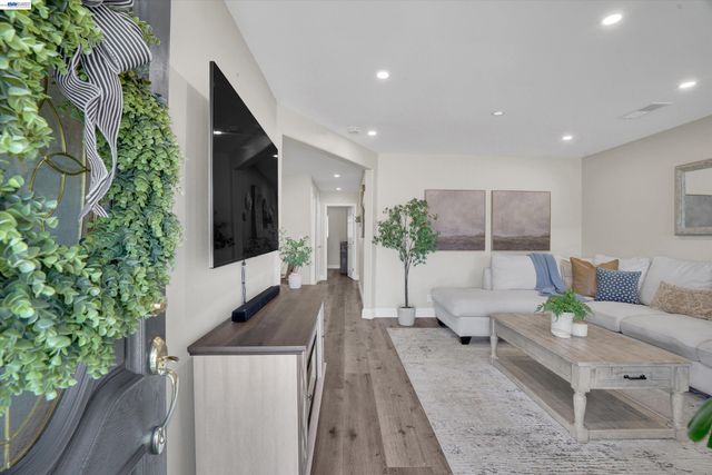 5006 Everglades Park Dr, Fremont, CA 94538