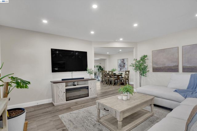 5006 Everglades Park Dr, Fremont, CA 94538