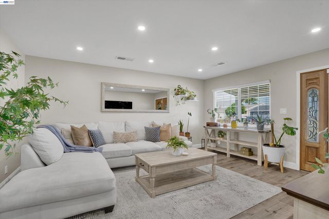 5006 Everglades Park Dr, Fremont, CA 94538