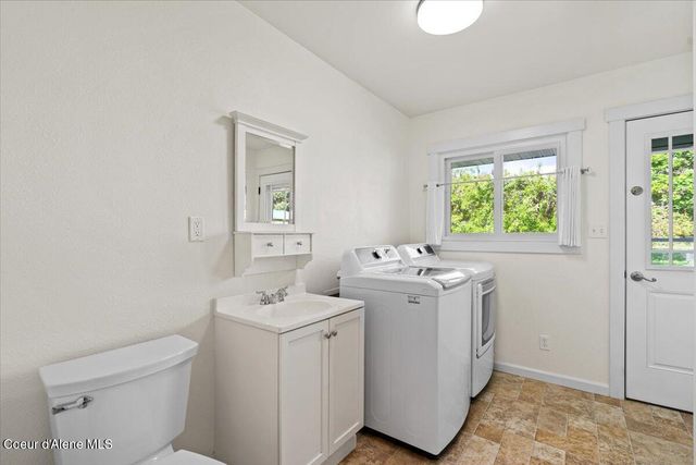 7647 15th St, Dalton Gardens, ID 83815