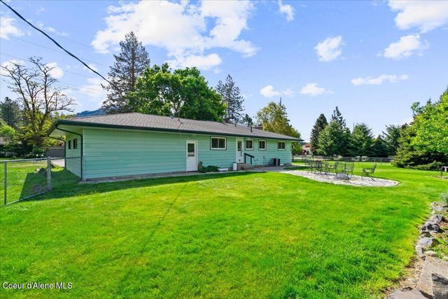 7647 15th St, Dalton Gardens, ID 83815