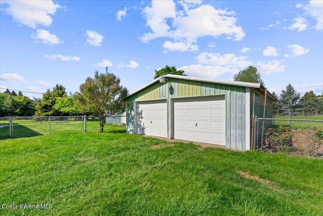 7647 15th St, Dalton Gardens, ID 83815