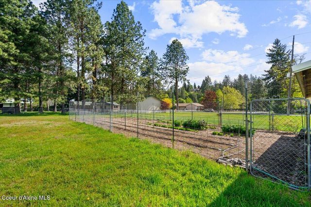 7647 15th St, Dalton Gardens, ID 83815