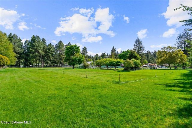 7647 15th St, Dalton Gardens, ID 83815