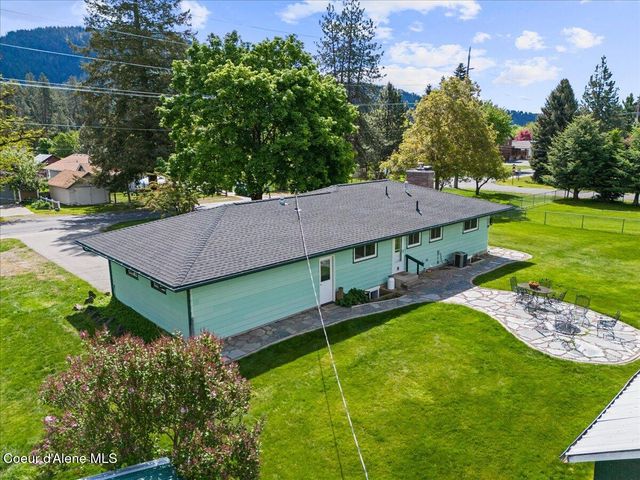 7647 15th St, Dalton Gardens, ID 83815