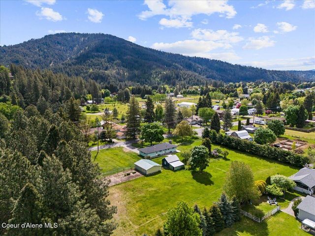 7647 15th St, Dalton Gardens, ID 83815
