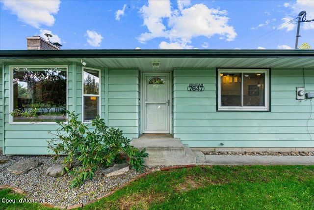 7647 15th St, Dalton Gardens, ID 83815