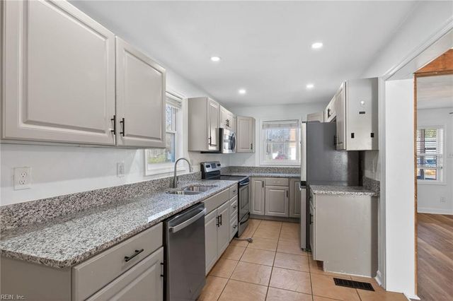 5915 Bertrand ST, Portsmouth, VA 23703