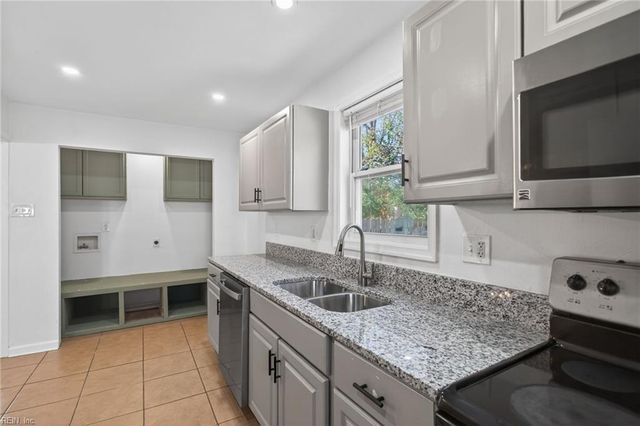 5915 Bertrand ST, Portsmouth, VA 23703