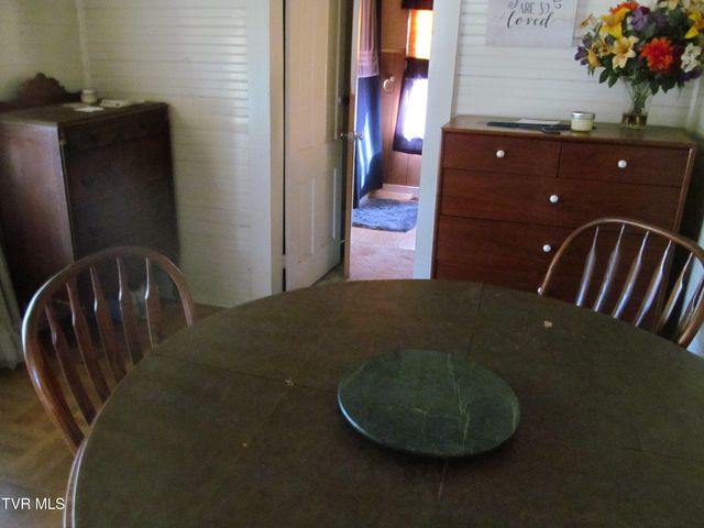 90 Lake Meadow Drive, Gray, TN 37615